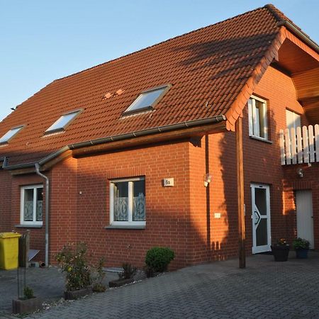 Gaeste-Und Ferienwohnung Magdeburg Alt-Olvenstedt, Zwei Schlafzimmer, Treppenlift, Ruhige Lage, Naehe Klinikum Und Abfahrten A 2 Und A 14 Экстерьер фото